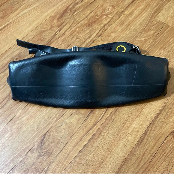 Global Exchange Fair Trade Black Rubber Handbag - Picture 7 of 16